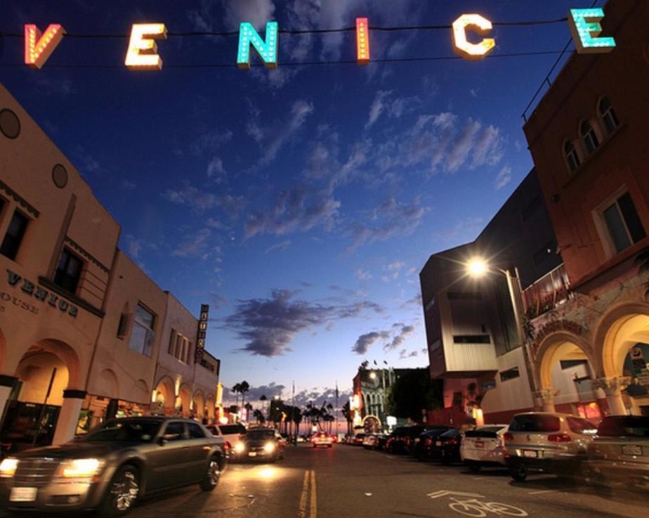 Venice Beach Studio With Large Private Patio Steps To The Beach Los Angeles Zewnętrze zdjęcie