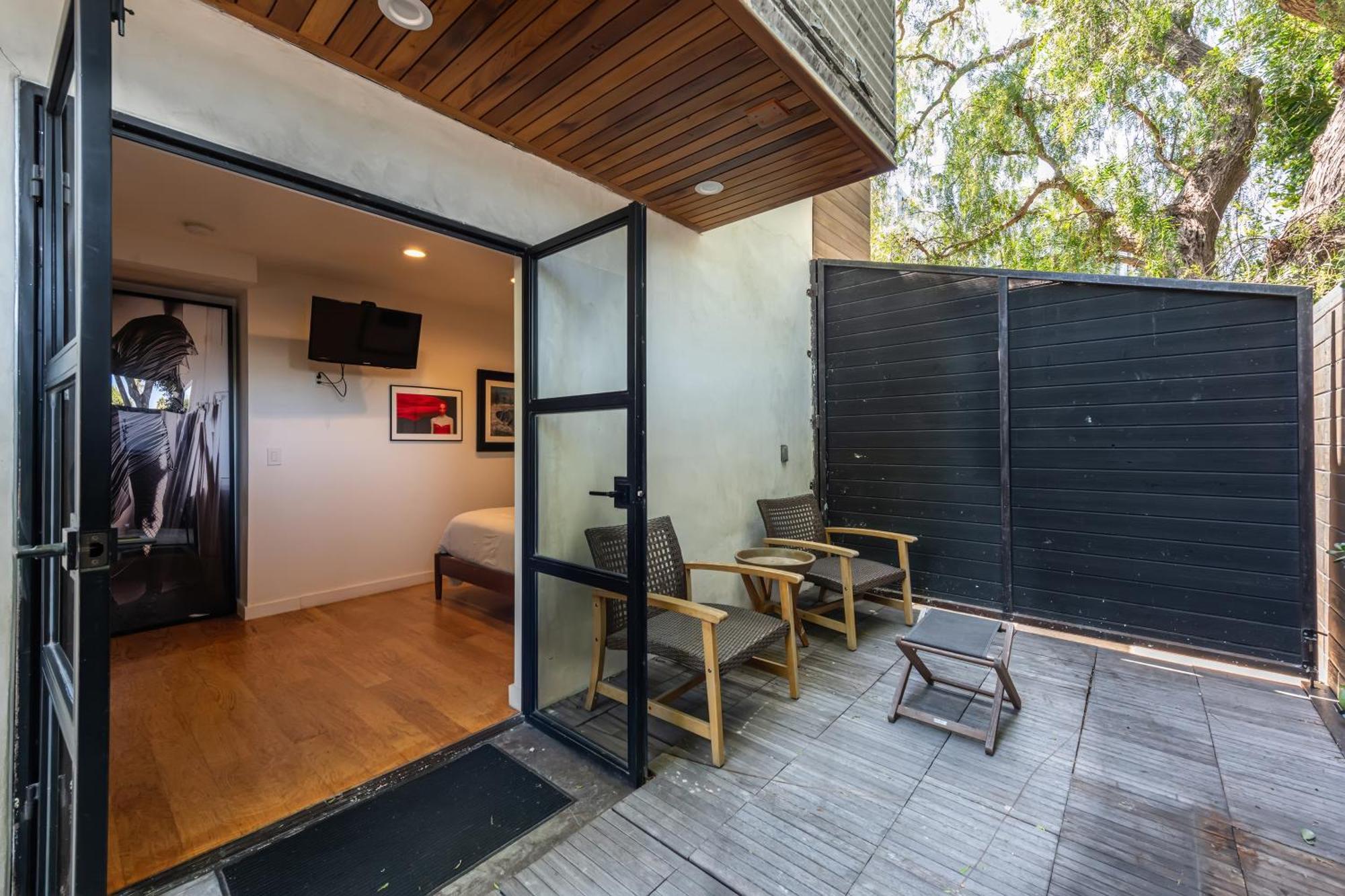 Venice Beach Studio With Large Private Patio Steps To The Beach Los Angeles Zewnętrze zdjęcie