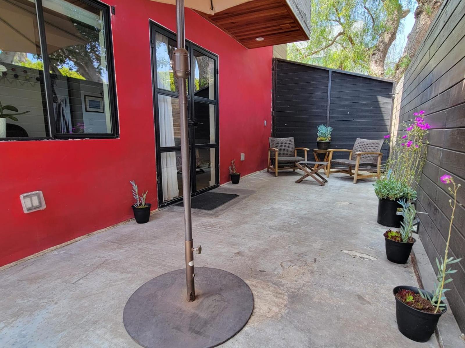 Venice Beach Studio With Large Private Patio Steps To The Beach Los Angeles Zewnętrze zdjęcie
