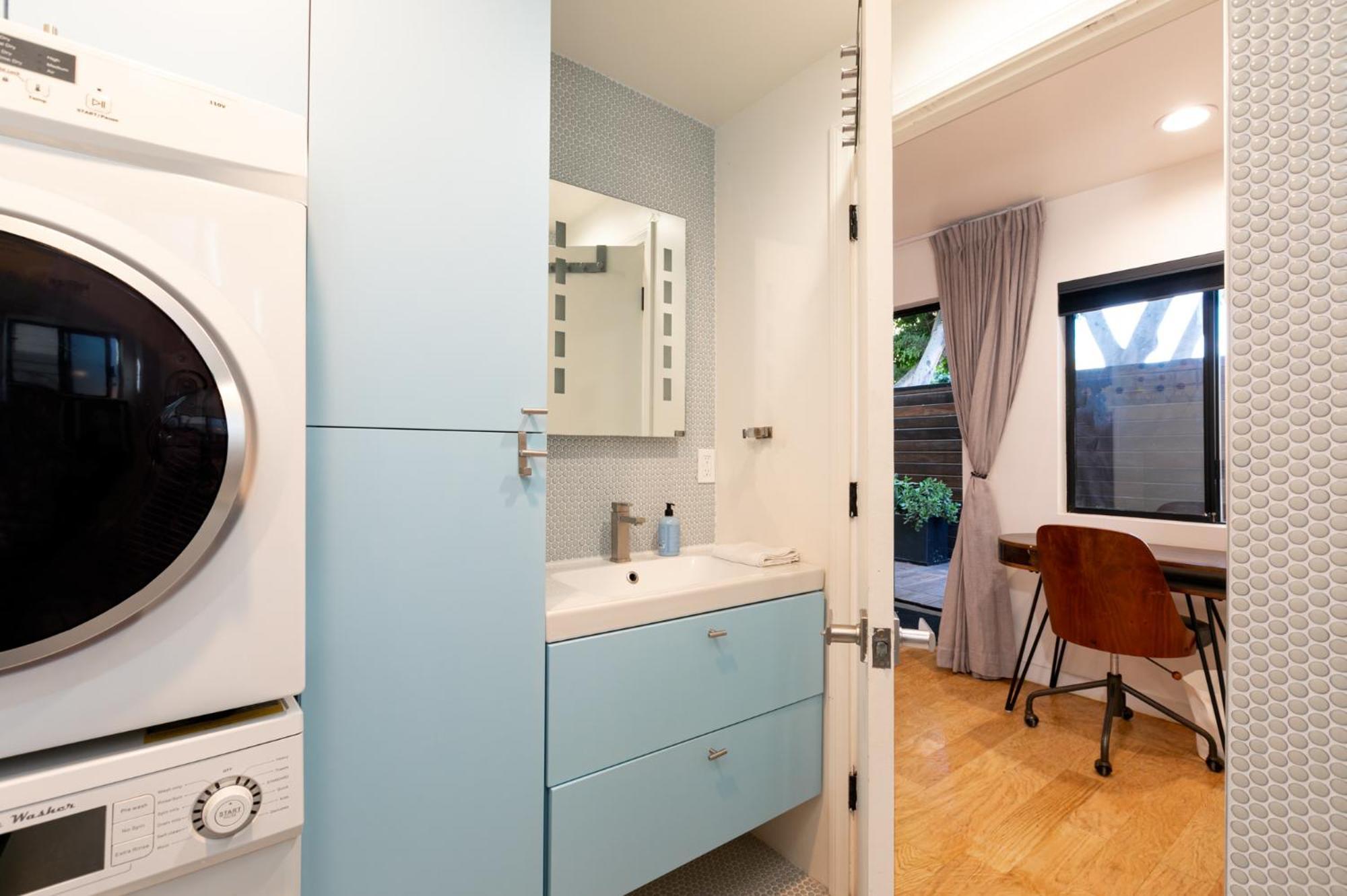 Venice Beach Studio With Large Private Patio Steps To The Beach Los Angeles Zewnętrze zdjęcie