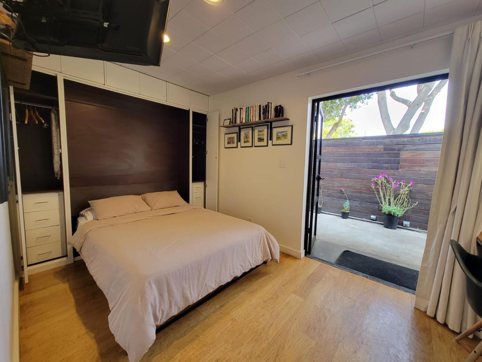Venice Beach Studio With Large Private Patio Steps To The Beach Los Angeles Zewnętrze zdjęcie