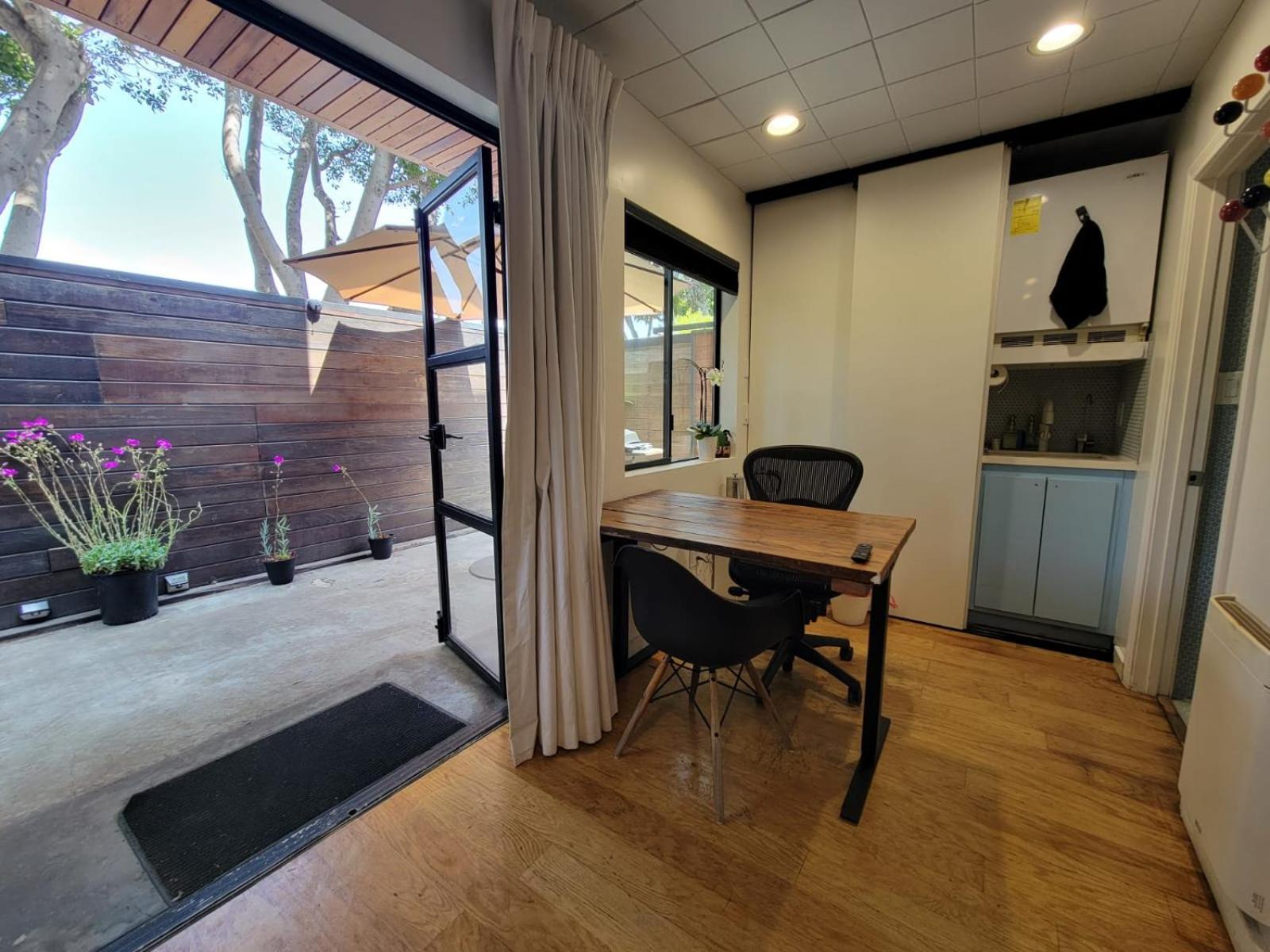 Venice Beach Studio With Large Private Patio Steps To The Beach Los Angeles Zewnętrze zdjęcie